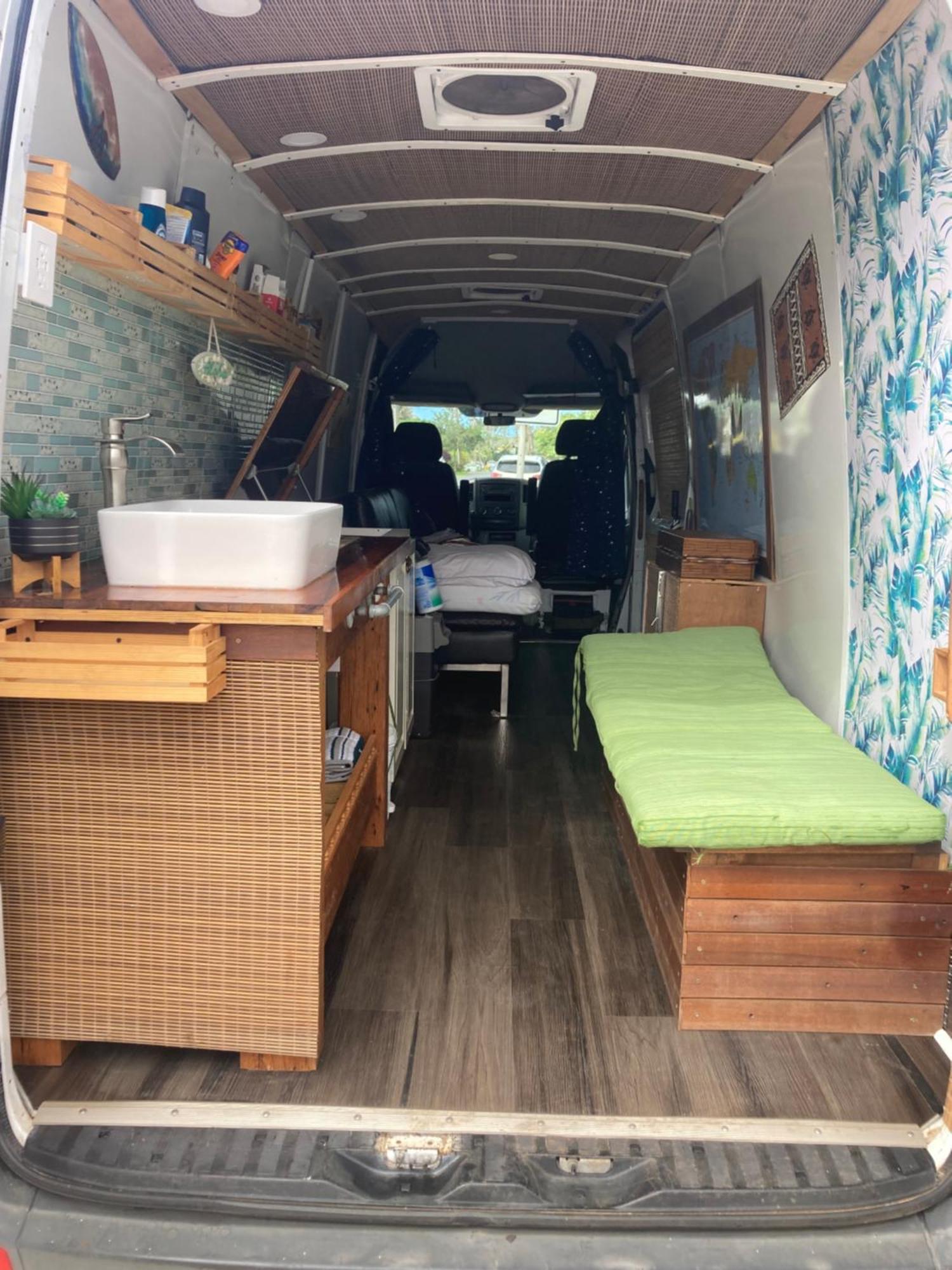 Отель Oahu Camper Adventures Кайлуа Экстерьер фото